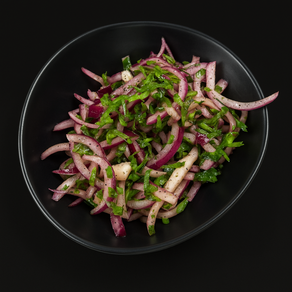 SALATA DE CEAPĂ ROȘIE CU SUMAC